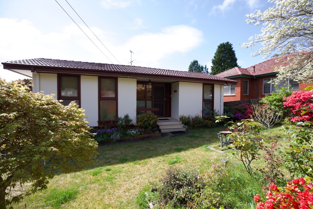 Three Sisters Garden Cottage | 64 Darley St, Katoomba NSW 2780, Australia | Phone: 0421 748 401
