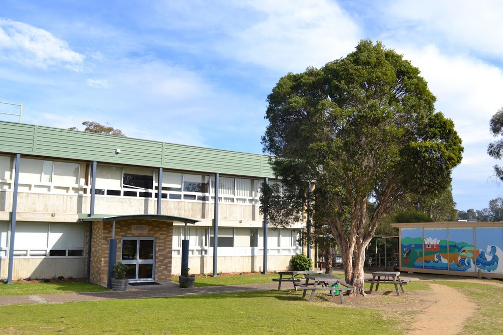 Moruya High School | school | 97 Albert St, Moruya NSW 2537, Australia | 0244742155 OR +61 2 4474 2155