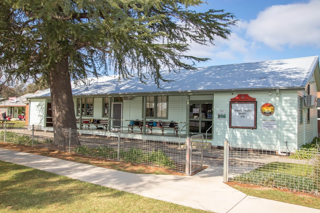 Darlington Point Public School | school | Hay Rd, Darlington Point NSW 2706, Australia | 0269684114 OR +61 2 6968 4114