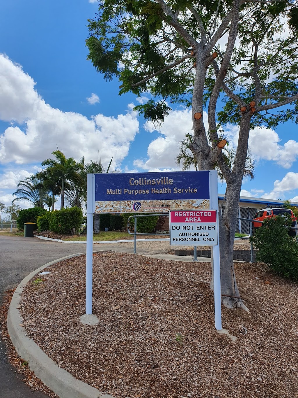 Collinsville Ambulance Station | health | 53 Railway Rd, Collinsville QLD 4804, Australia