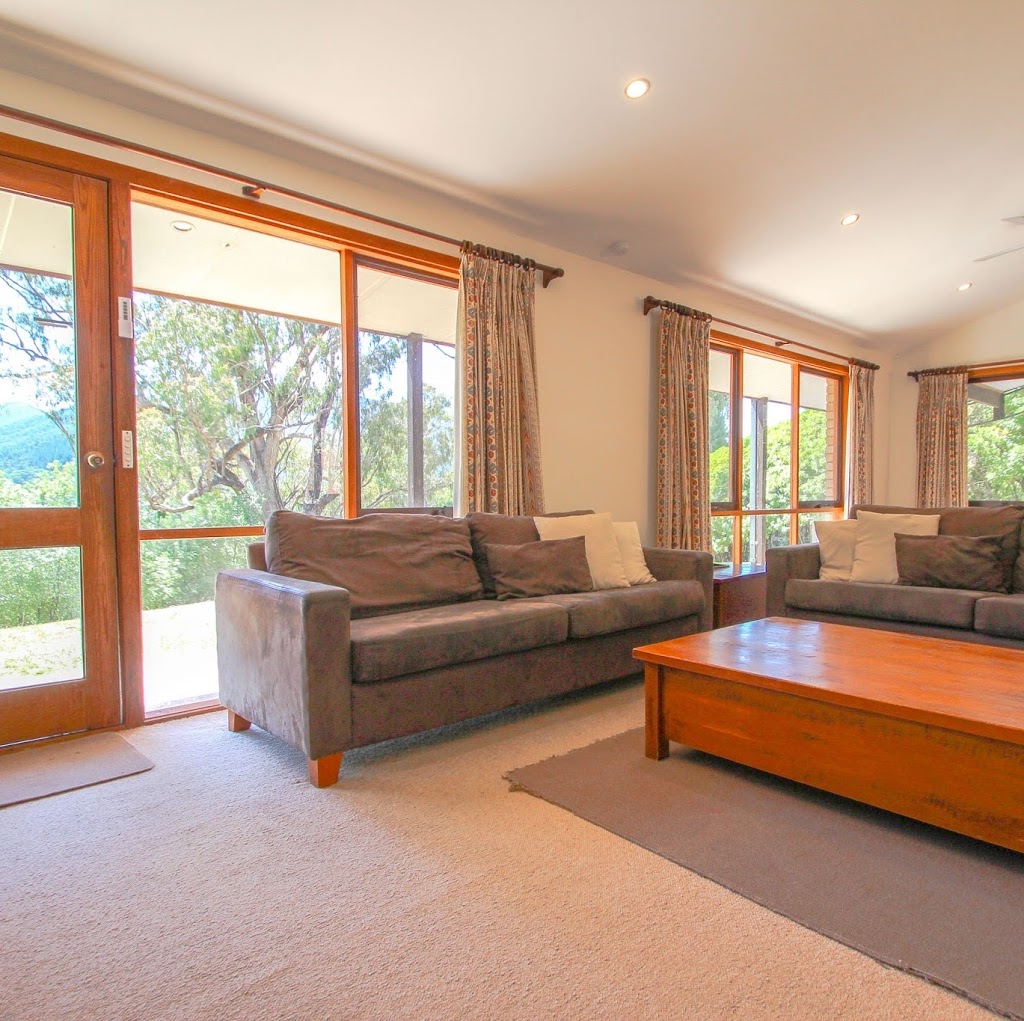 Barberry Lodge | 7 Barberry Ct, Bright VIC 3741, Australia | Phone: (03) 5759 2555