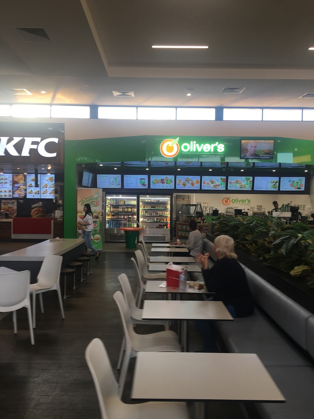Olivers Real Food - Chinderah | store | 2 & 6 Pacific Highway &, Tweed Valley Way, Chinderah NSW 2487, Australia | 0266748018 OR +61 2 6674 8018