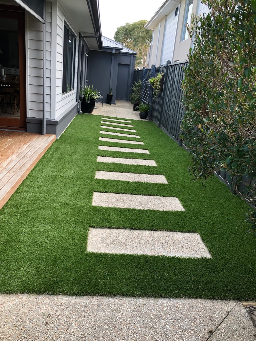 Peninsula Synthetic Grass | 37 Oceanic Dr, Safety Beach VIC 3936, Australia | Phone: 0423 147 050