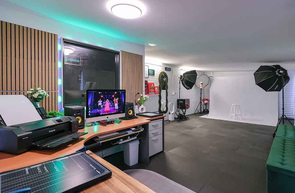 FF MEDIA Photo Studio | 48 Janelle Dr, Maiden Gully VIC 3551, Australia | Phone: 0458 420 636