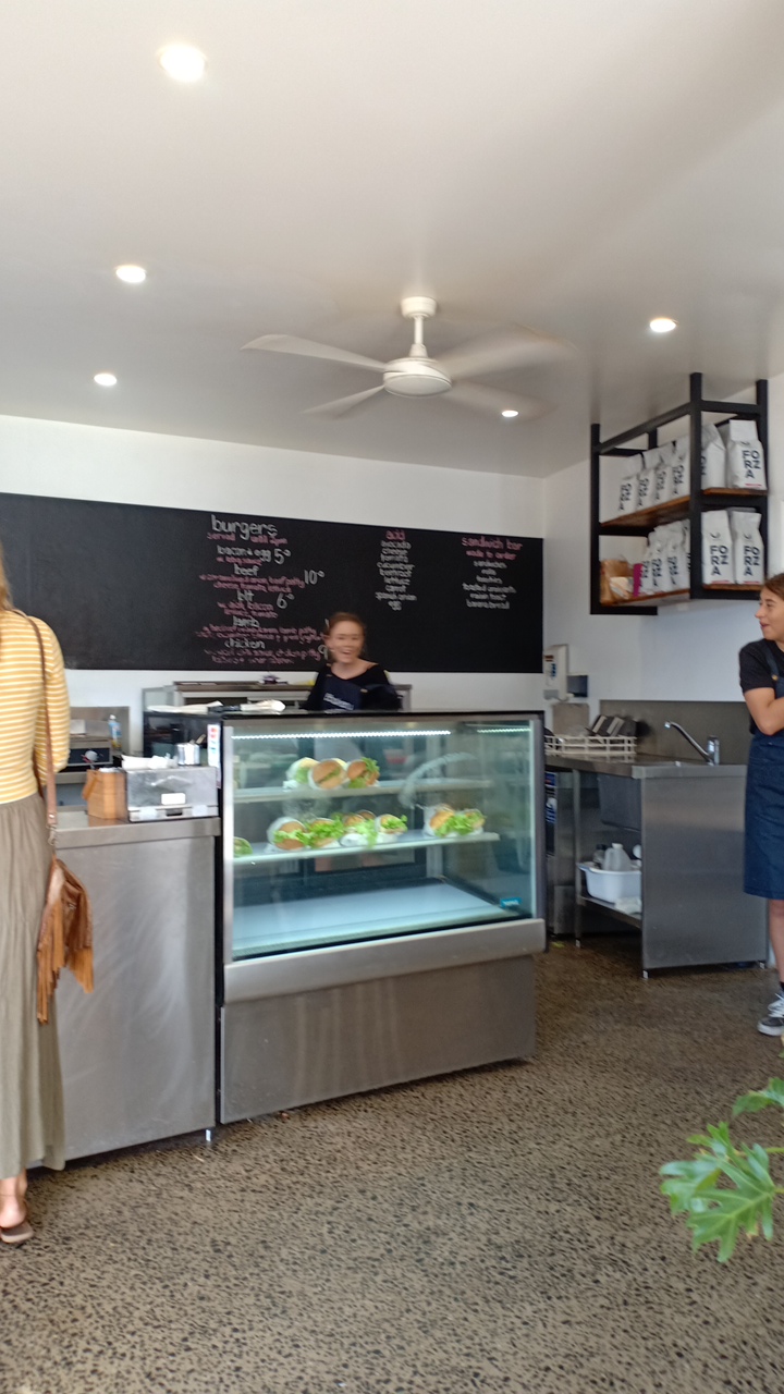 Lennox Head Bakery | bakery | 62 Ballina St, Lennox Head NSW 2478, Australia | 0266877109 OR +61 2 6687 7109