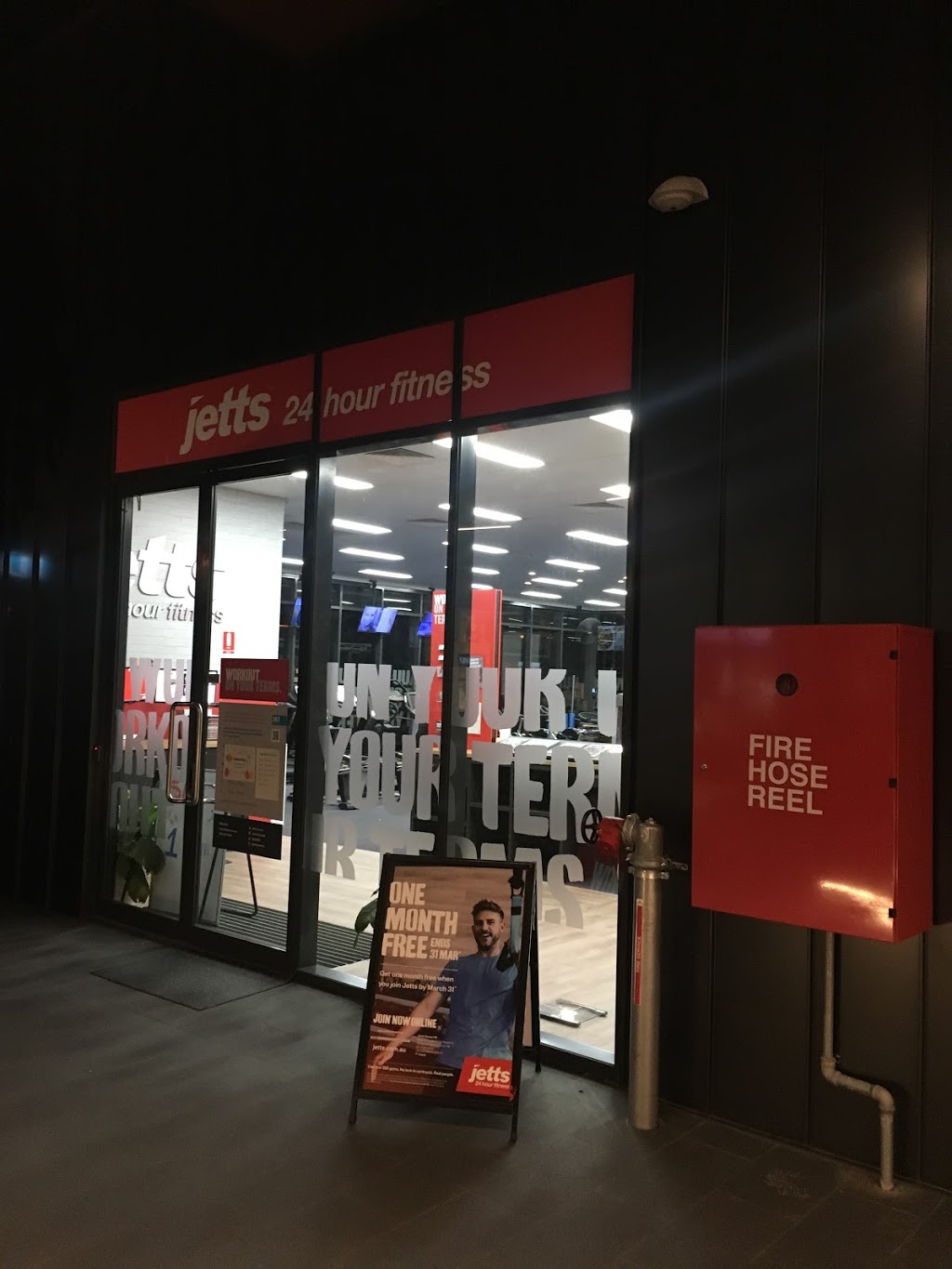 Jetts Camp Hill | gym | Shop 2, Camp Hill Market Place, 25 Samuel St, Camp Hill QLD 4152, Australia | 0733984535 OR +61 7 3398 4535