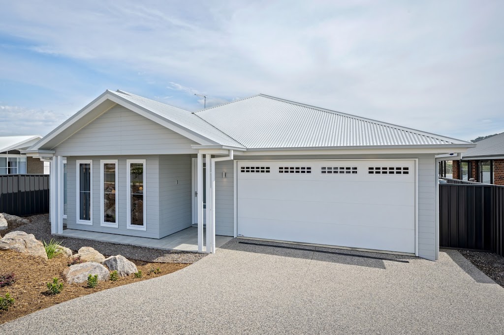 Sundancer Homes Leneva Display Home | 6 Davidson Rd, Leneva VIC 3691, Australia | Phone: 0407 237 101