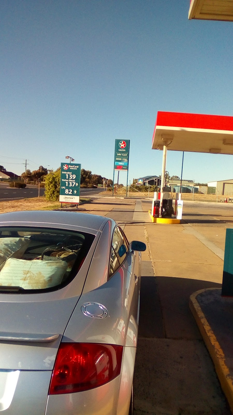 Caltex | gas station | 94 Victoria St, Nhill VIC 3418, Australia | 0353911581 OR +61 3 5391 1581