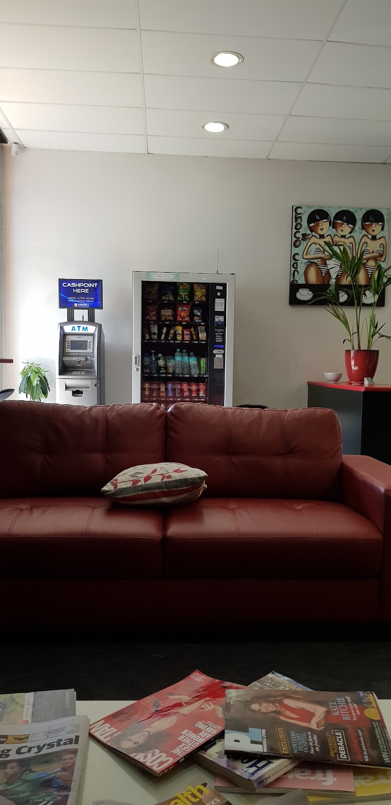 Laundromat Lounge Dee Why | 21A Mooramba Rd, Dee Why NSW 2099, Australia | Phone: 0493 864 625