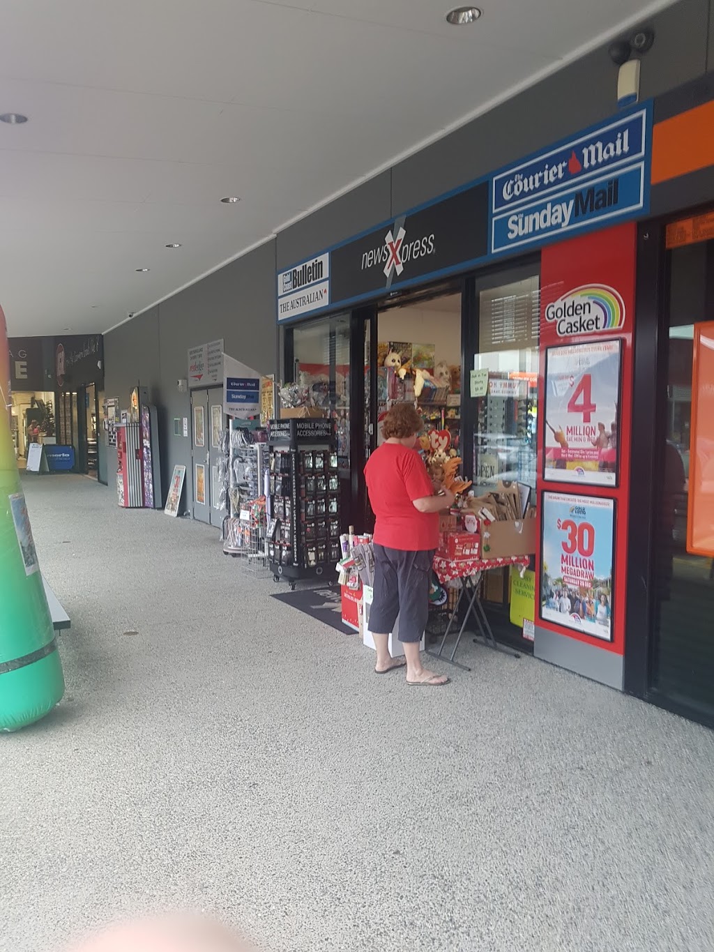 rededge | shopping mall | 133 Finnegan Way, Coomera QLD 4209, Australia