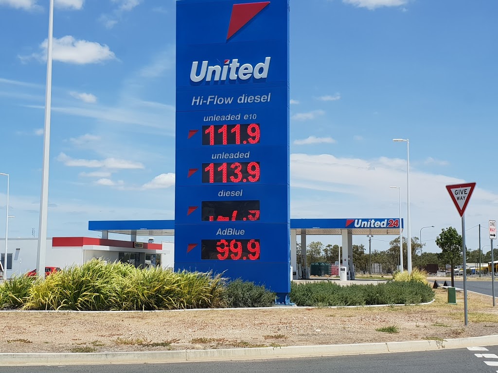 United | gas station | 11-25 Leichhardt Hwy, Miles QLD 4415, Australia | 0746272923 OR +61 7 4627 2923