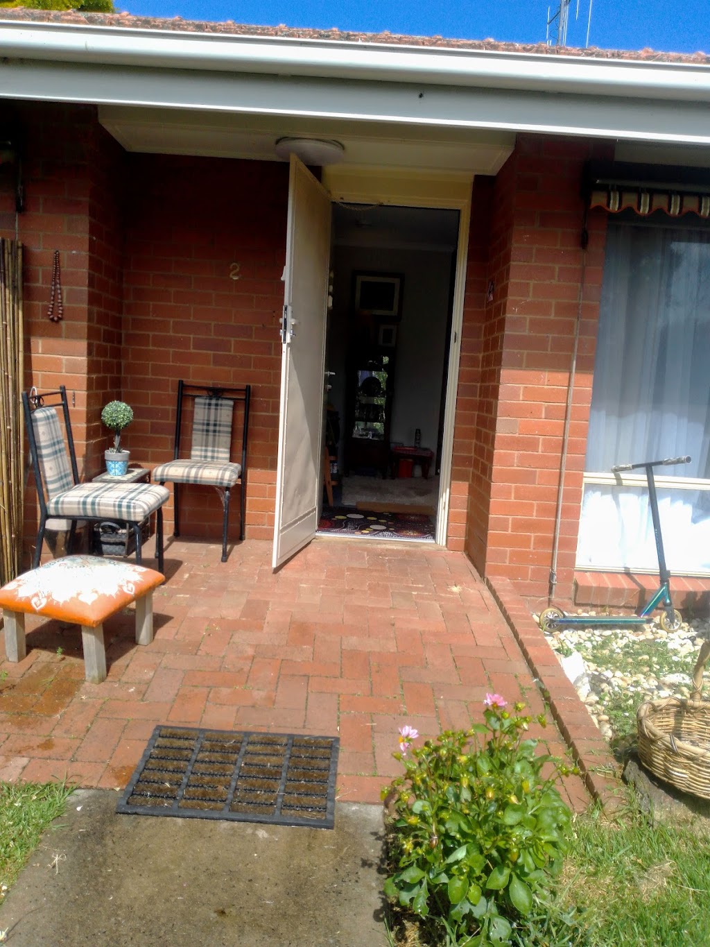 Unit 2, 4 Sturt Street, KOROIT. | Unit 2/4 Sturt St, Koroit VIC 3282, Australia | Phone: 0400 238 224