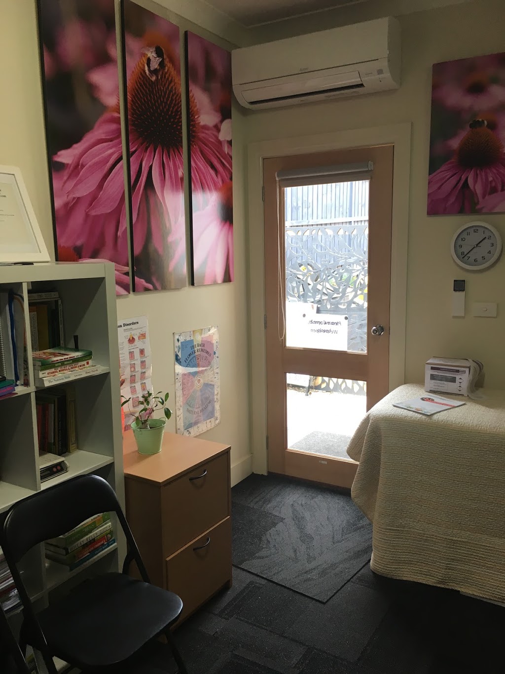 Rosanna Natural Therapies Wellness Lisa Bennett | 110 Laurimar Blvd, Doreen VIC 3754, Australia | Phone: 0411 713 323