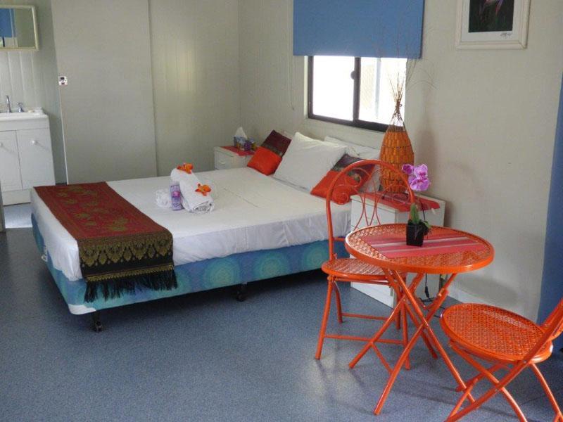 Tropicana Caravan Park | 4 Greetham St, Sarina QLD 4737, Australia | Phone: (07) 4956 1480