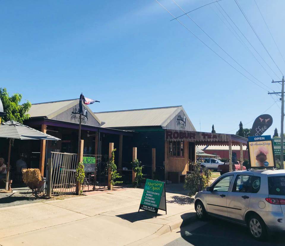 1/2 Acre Coffee Lounge Cafe | 52 Hawkins St, Howlong NSW 2643, Australia | Phone: (02) 6026 8572