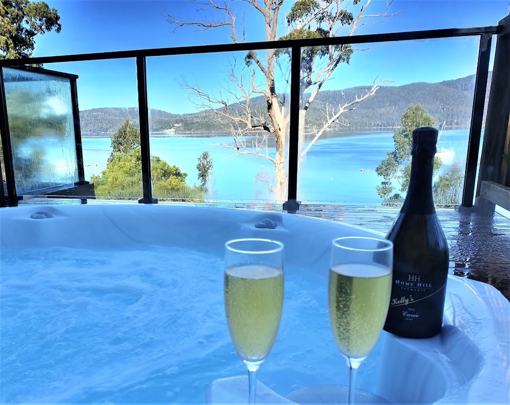 Dover Bay Cottages | 49 Bay View Rd, Dover TAS 7117, Australia | Phone: 0486 045 888