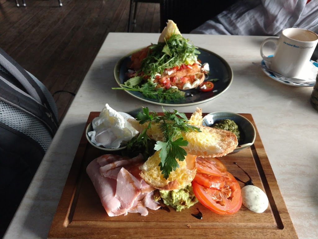 Anchors Wharf Cafe & Restaurant | 6 Bellingen St, Urunga NSW 2455, Australia | Phone: (02) 6655 5588