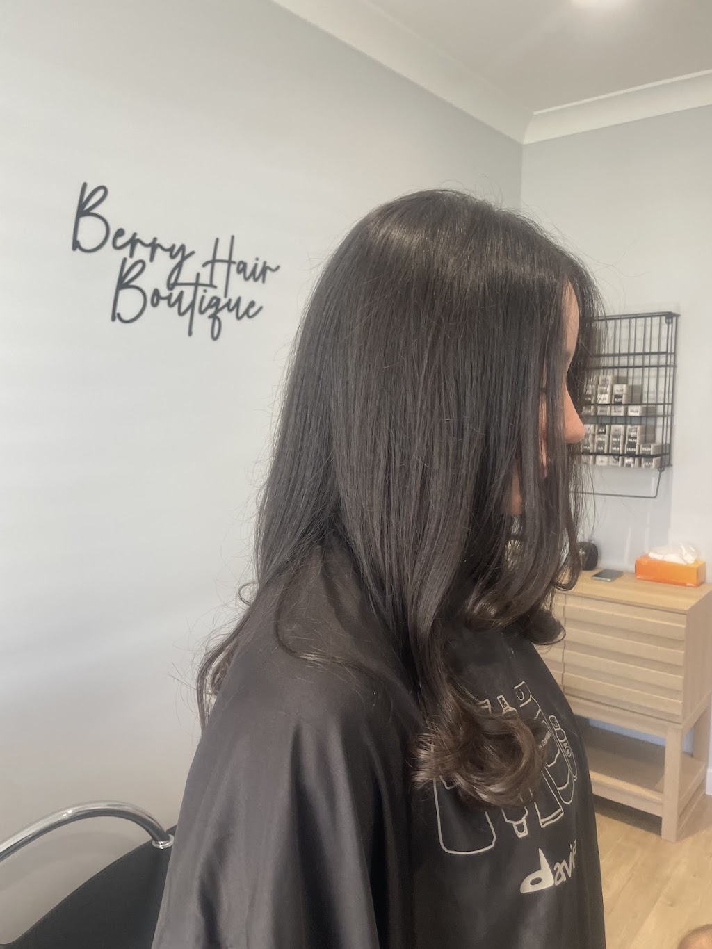 Berry Hair Boutique | 2 Berry Ave, Menangle NSW 2652, Australia | Phone: 0421 785 943