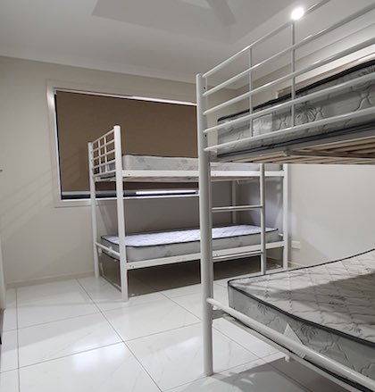 SSS Village Backpacker Hostel in Bundaberg | lodging | 112 Greathead Rd, Kepnock QLD 4670, Australia | 0481602363 OR +61 481 602 363