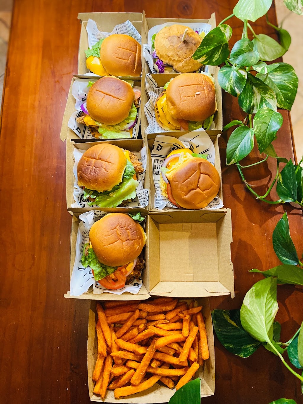 Dropoutz Burgers | 11 Koorana Rd, Mullaloo WA 6027, Australia | Phone: 0444 590 159