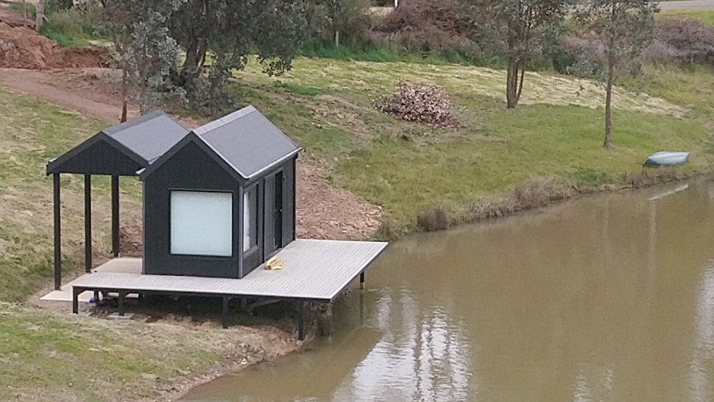 Dogtrot House / Water Cabin | 21 Song Bird Way, Goughs Bay VIC 3723, Australia | Phone: 0434 053 566