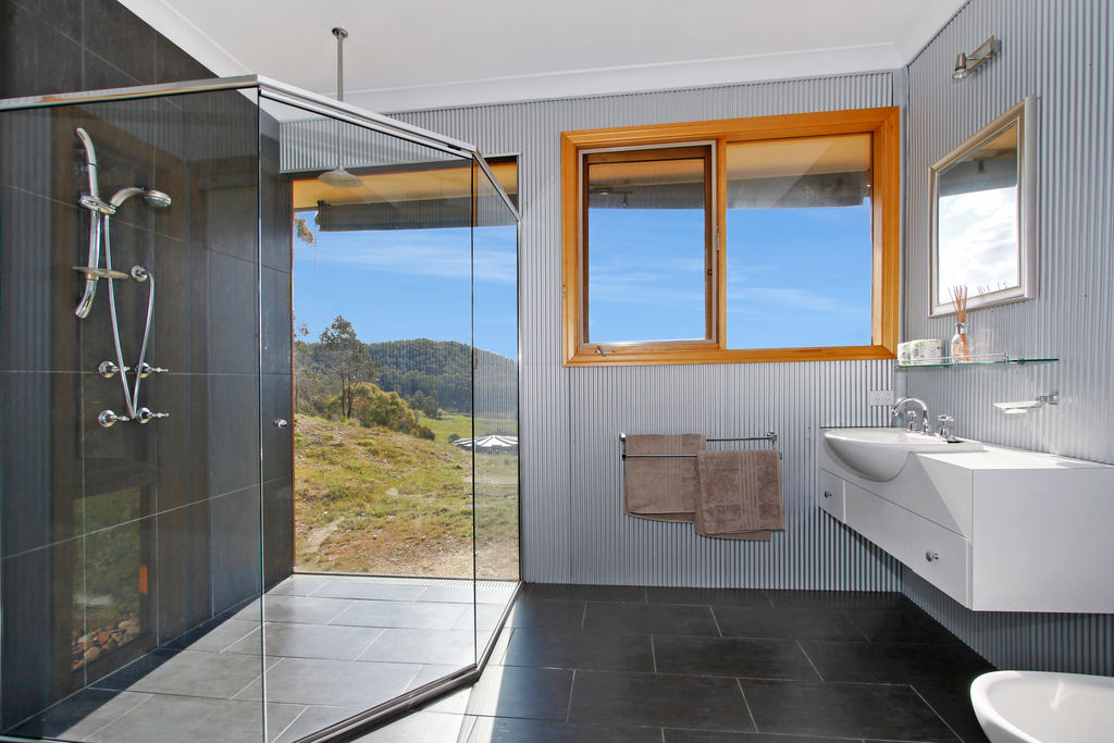 Quins Gap Private Retreat | lodging | 93 Quins Gap Rd, Bright VIC 3741, Australia | 0357552275 OR +61 3 5755 2275