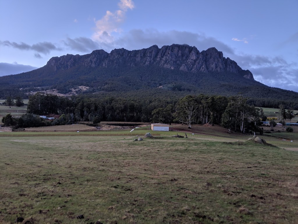 The Vale Accommodation and Private Airstrip | 864 Claude Rd, TAS 7306, Australia | Phone: 0409 669 433