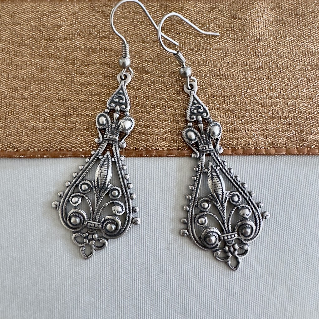 Vespertine Jewellery | 38 Island Rd, Sapphire Beach NSW 2450, Australia | Phone: 0414 282 683