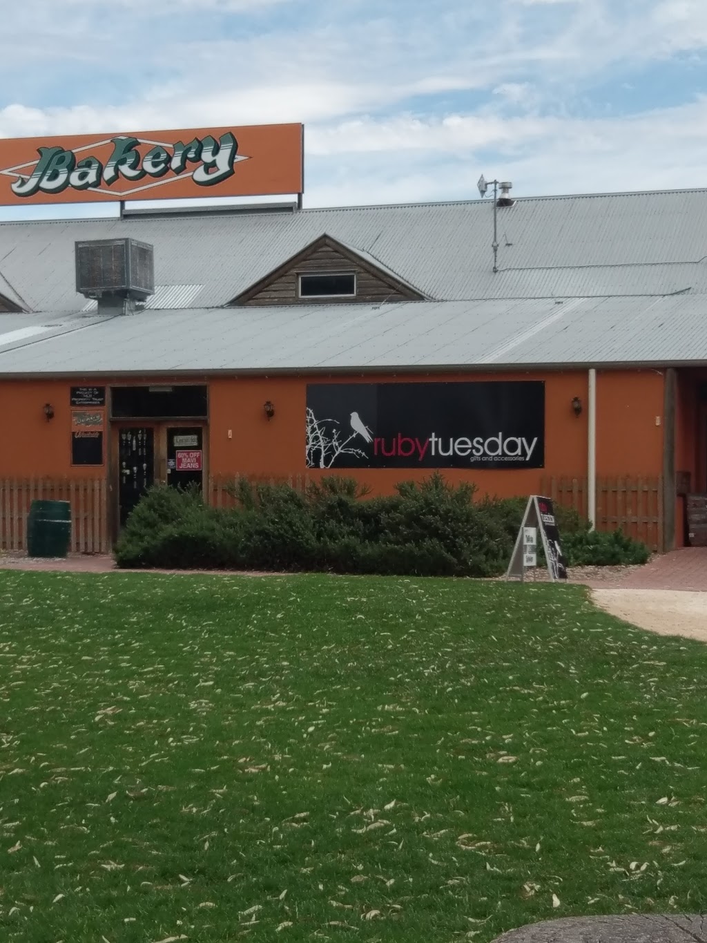 Bordertown Visitor Information Centre | 43 Woolshed St, Bordertown SA 5268, Australia | Phone: (08) 8752 1044