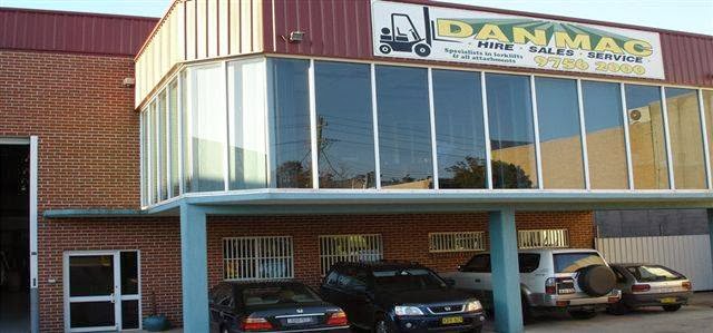 Danmac Forklifts | store | 17 Bond Cres, Wetherill Park NSW 2164, Australia | 0297562000 OR +61 2 9756 2000