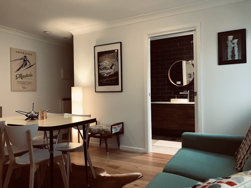 Martini Retro Hideaway | 43 Banjo Paterson Cres, Jindabyne NSW 2627, Australia | Phone: 0416 284 719