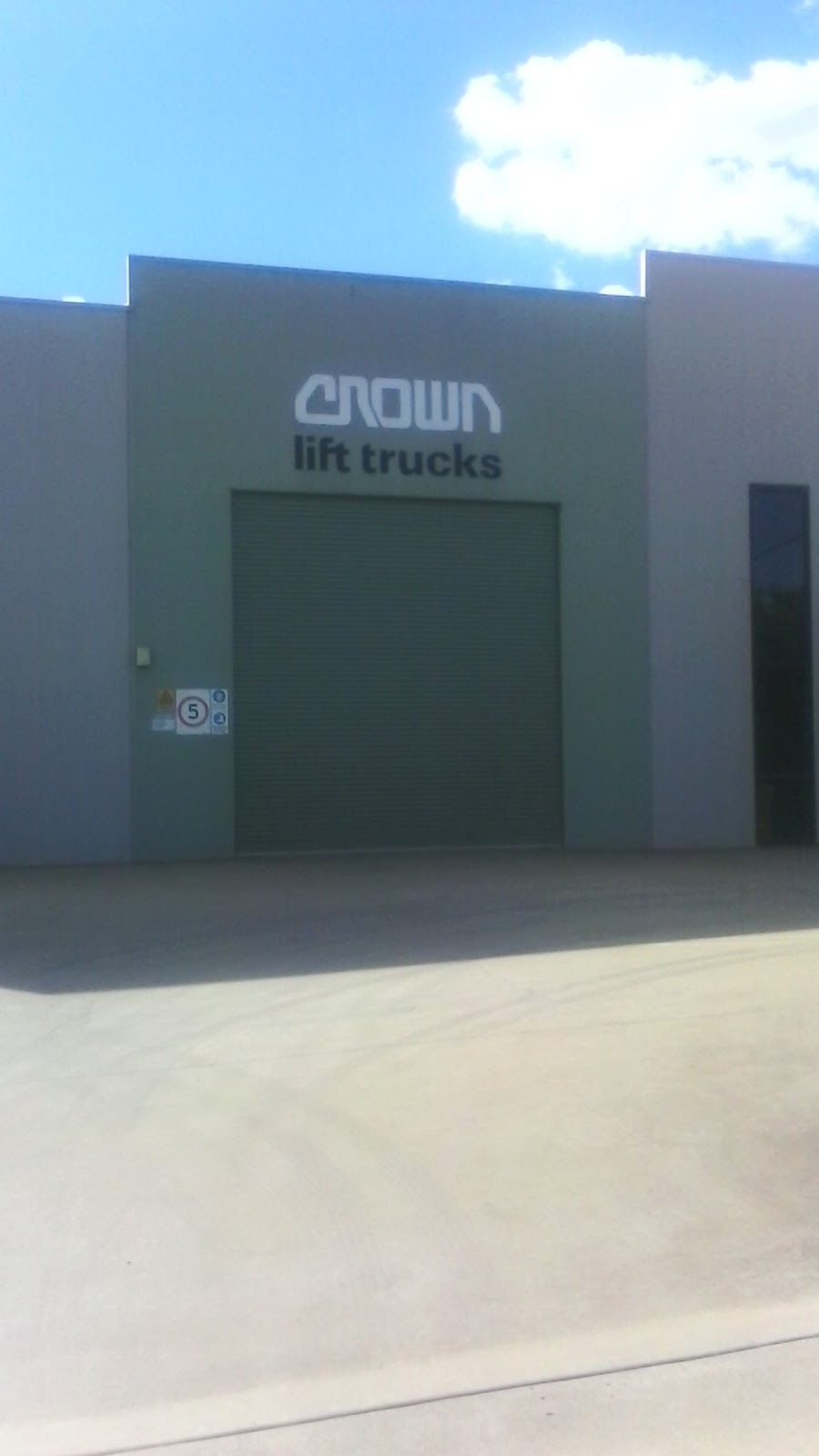 Crown Lift Trucks | 33 Carroll St, Wilsonton QLD 4350, Australia | Phone: 1300 265 998