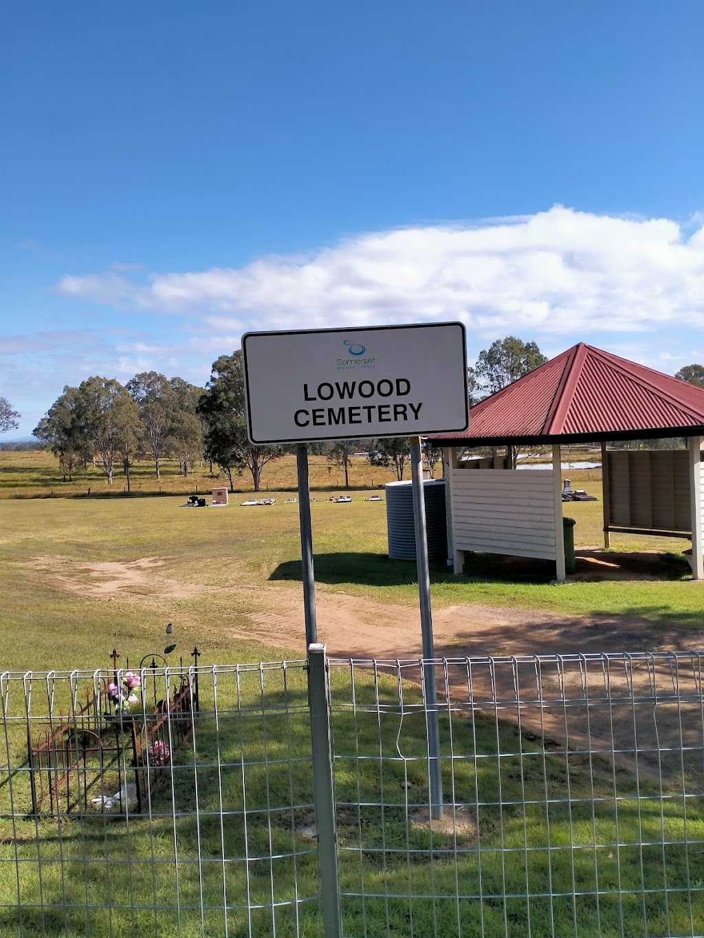 Lowood Cemetery | cemetery | Clarendon Rd, Lowood QLD 4311, Australia | 0754244000 OR +61 7 5424 4000