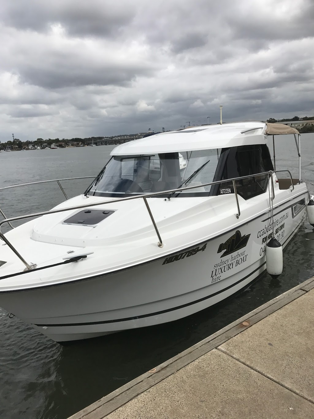 Sydney Harbour Luxury Boat Hire | Kissing Point Park, Waterview St, Putney NSW 2112, Australia | Phone: 0401 102 030