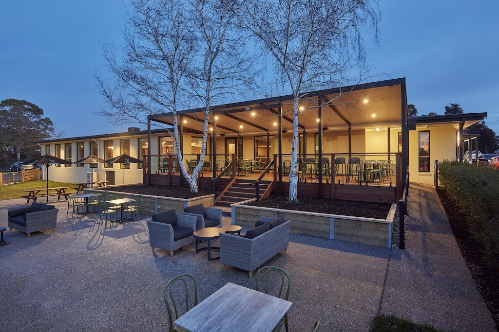 Macedon Village Hotel | 33 Smith St, Macedon VIC 3440, Australia | Phone: (03) 4419 5006