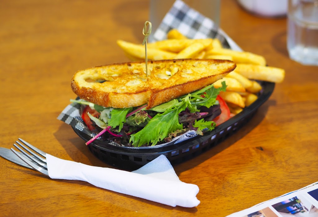 Woodford Gardens Cafe | cafe | 71 Peterson Rd, Woodford QLD 4514, Australia | 0754229413 OR +61 7 5422 9413
