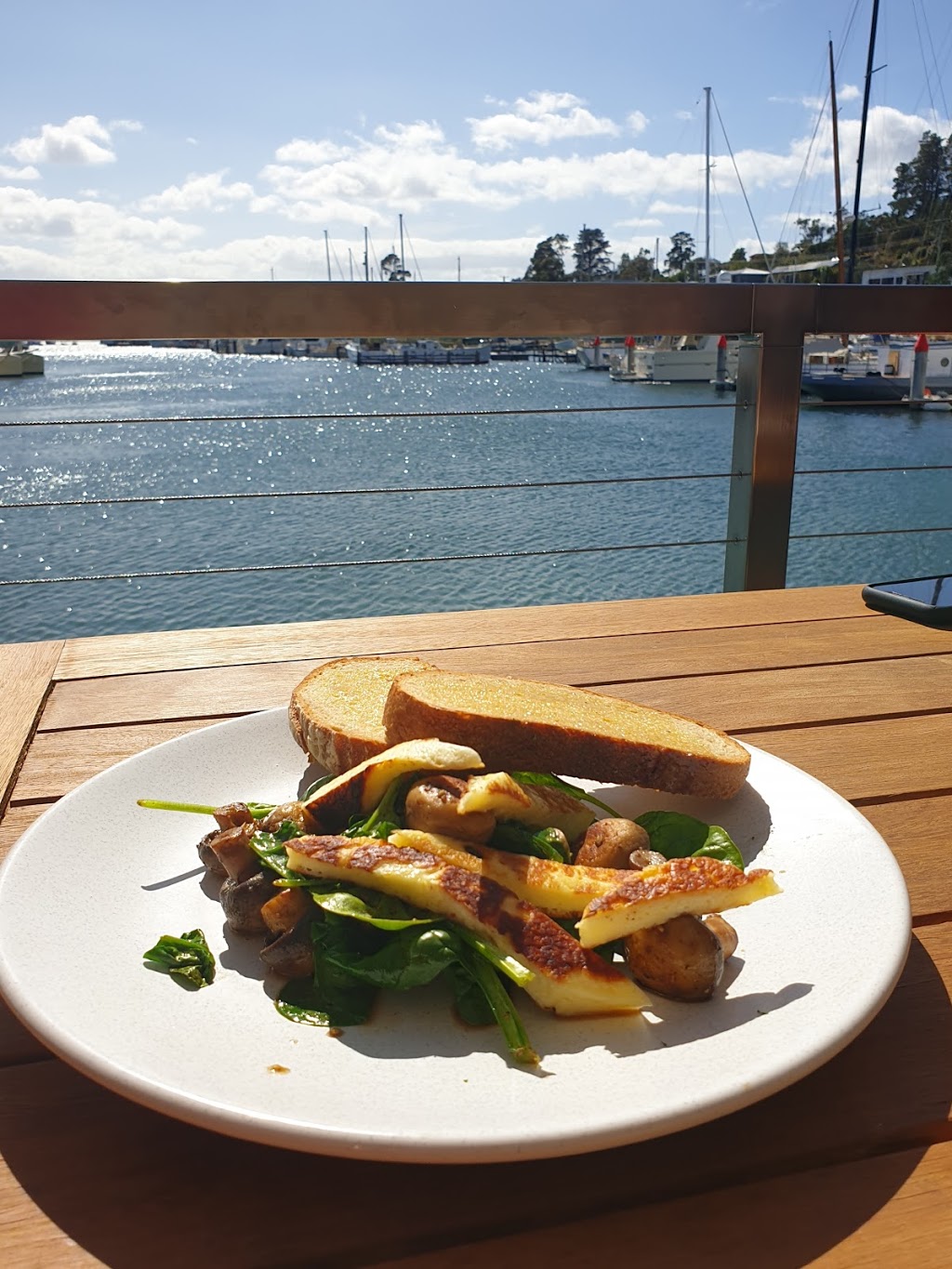 Seawall Cafe | 15 Ferry Rd, Kettering TAS 7155, Australia | Phone: (03) 6281 9036