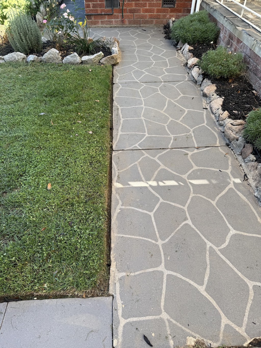 Blue Force Lawn Care | 18 Curley Ct, Thurgoona NSW 2640, Australia | Phone: 0436 941 622