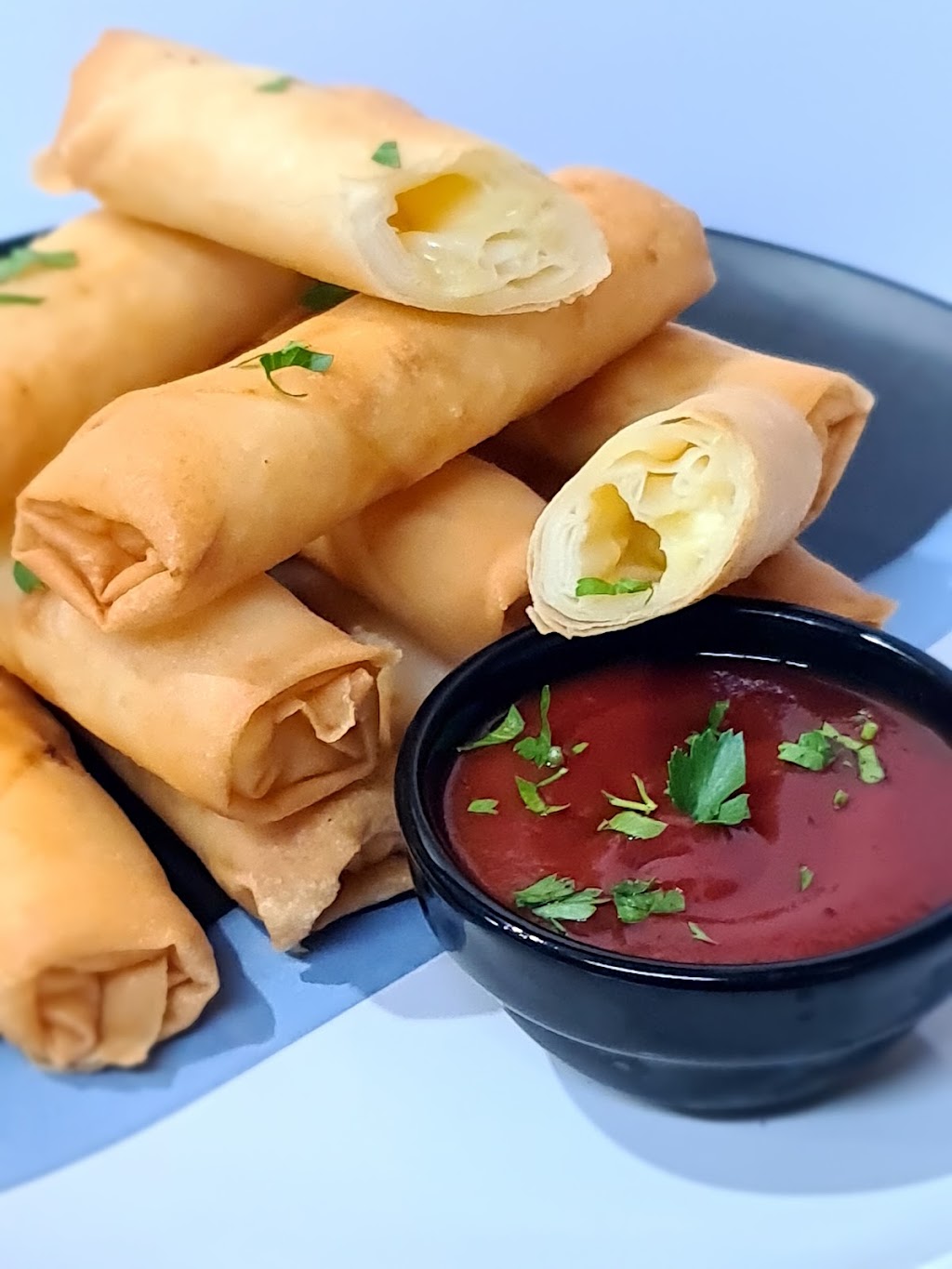 Roses International Cuisine | 530 Devonshire Rd, Kemps Creek NSW 2178, Australia | Phone: 0423 830 071