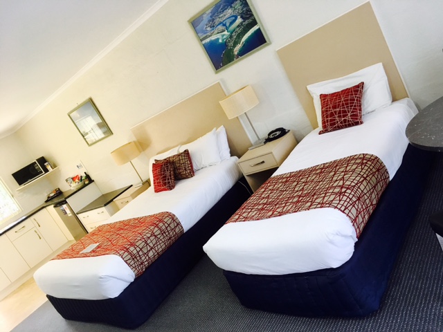 Fairway Motor Inn | 180 Arthur Kaine Dr, Pambula NSW 2549, Australia | Phone: (02) 6495 6000