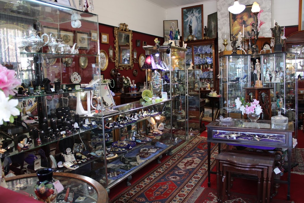 Nerilee Antiques Jamberoo | jewelry store | 26 Allowrie St, Jamberoo NSW 2533, Australia | 0242360389 OR +61 2 4236 0389