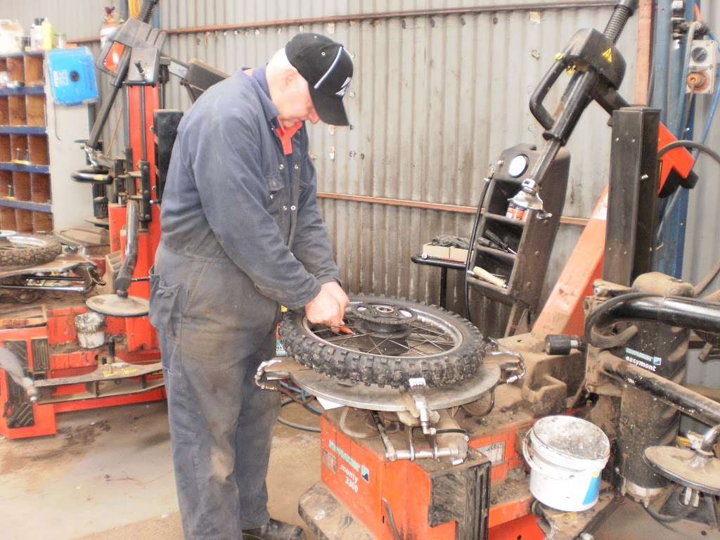 Grampians Tyre Service | car repair | 248 Coleraine Rd, Hamilton VIC 3300, Australia | 0355722144 OR +61 3 5572 2144