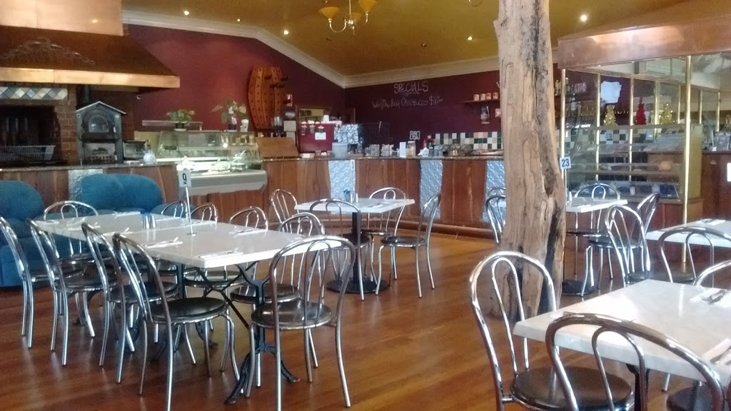 24 Carat Restaurant and Cafe | cafe | 41 McLarty St, Dwellingup WA 6213, Australia | 0895381664 OR +61 8 9538 1664