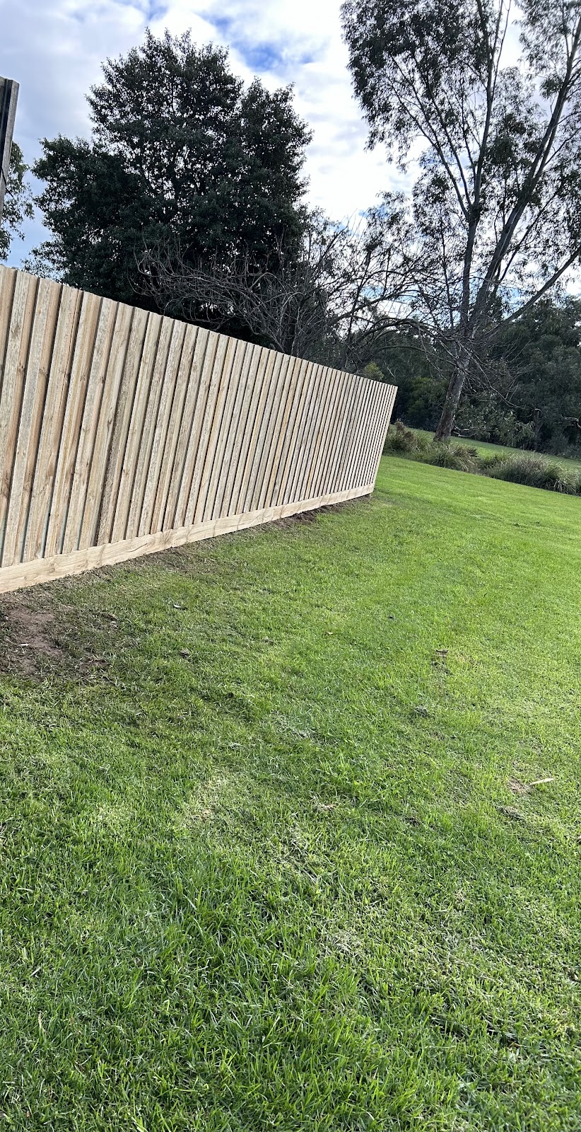 Timberline Fencing & Landscapes | 22 Donday Ct, Pakenham VIC 3810, Australia | Phone: 0422 460 350