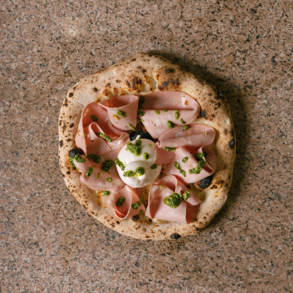 Robertos Italian & Pizzeria | 42 Hoddle St, Robertson NSW 2577, Australia | Phone: 0423 314 295