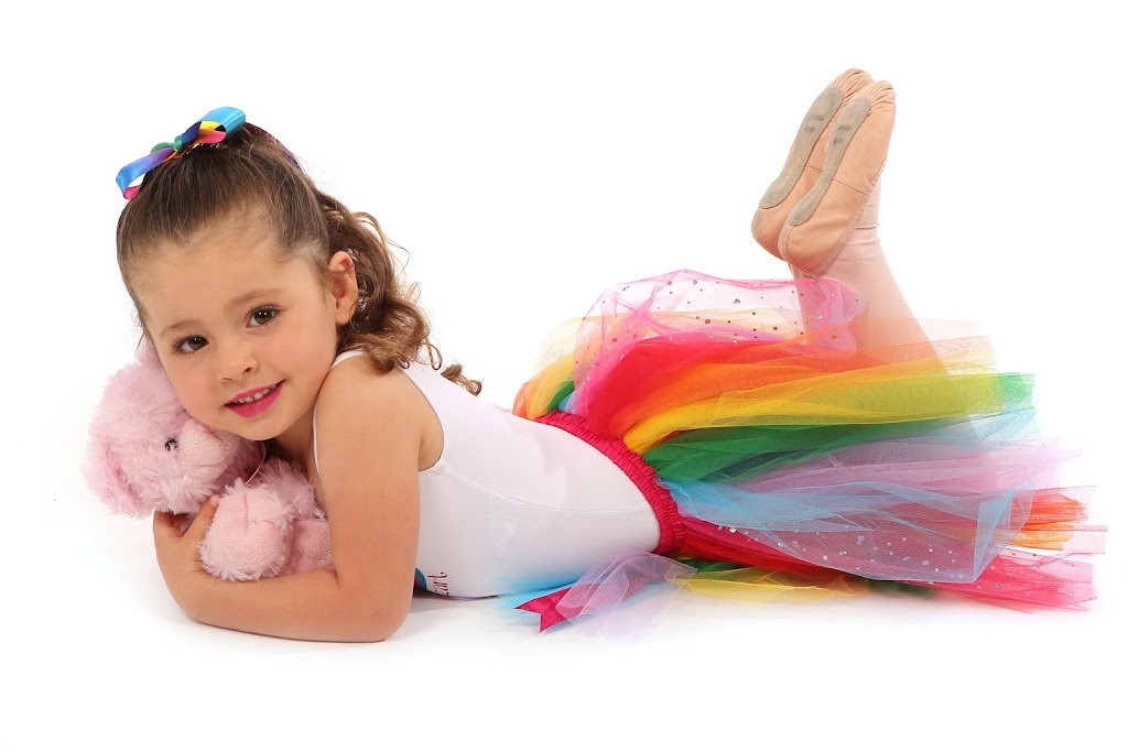 Danzart Studio | 83 Oateson Skyline Dr, Seven Hills QLD 4170, Australia | Phone: (07) 3843 3011