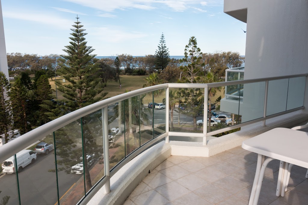 Carmel by the Sea | lodging | 177 Old Burleigh Rd, Broadbeach QLD 4218, Australia | 0755920011 OR +61 7 5592 0011