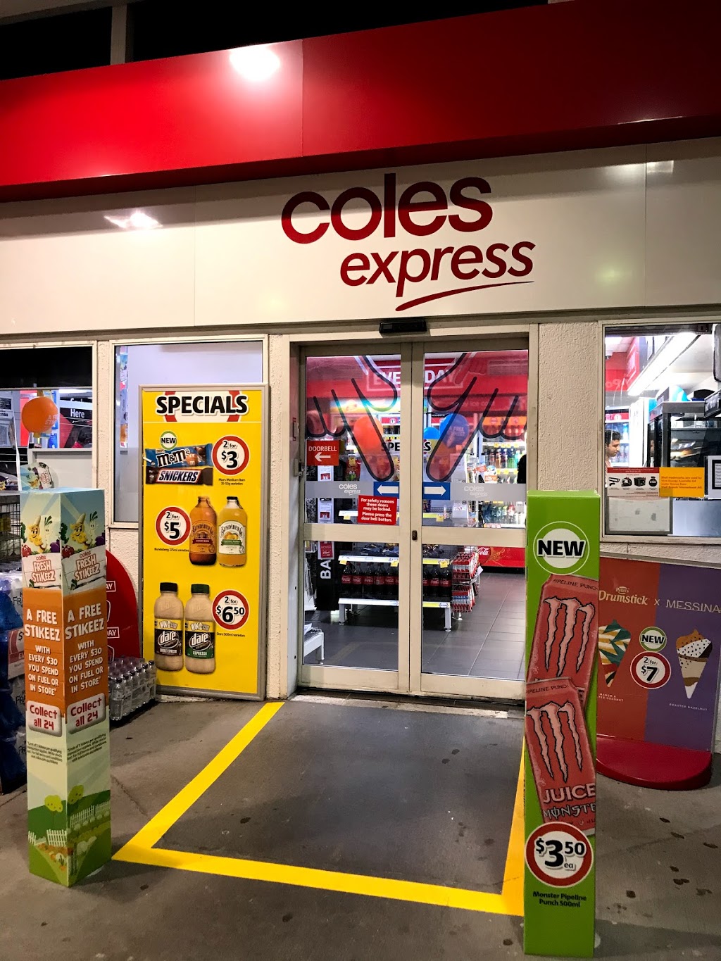 Shell Coles Express Holland Park | convenience store | 21 Bapaume Rd (Corner, Kuring Gai Ave, Holland Park QLD 4121, Australia | 0737340790 OR +61 7 3734 0790