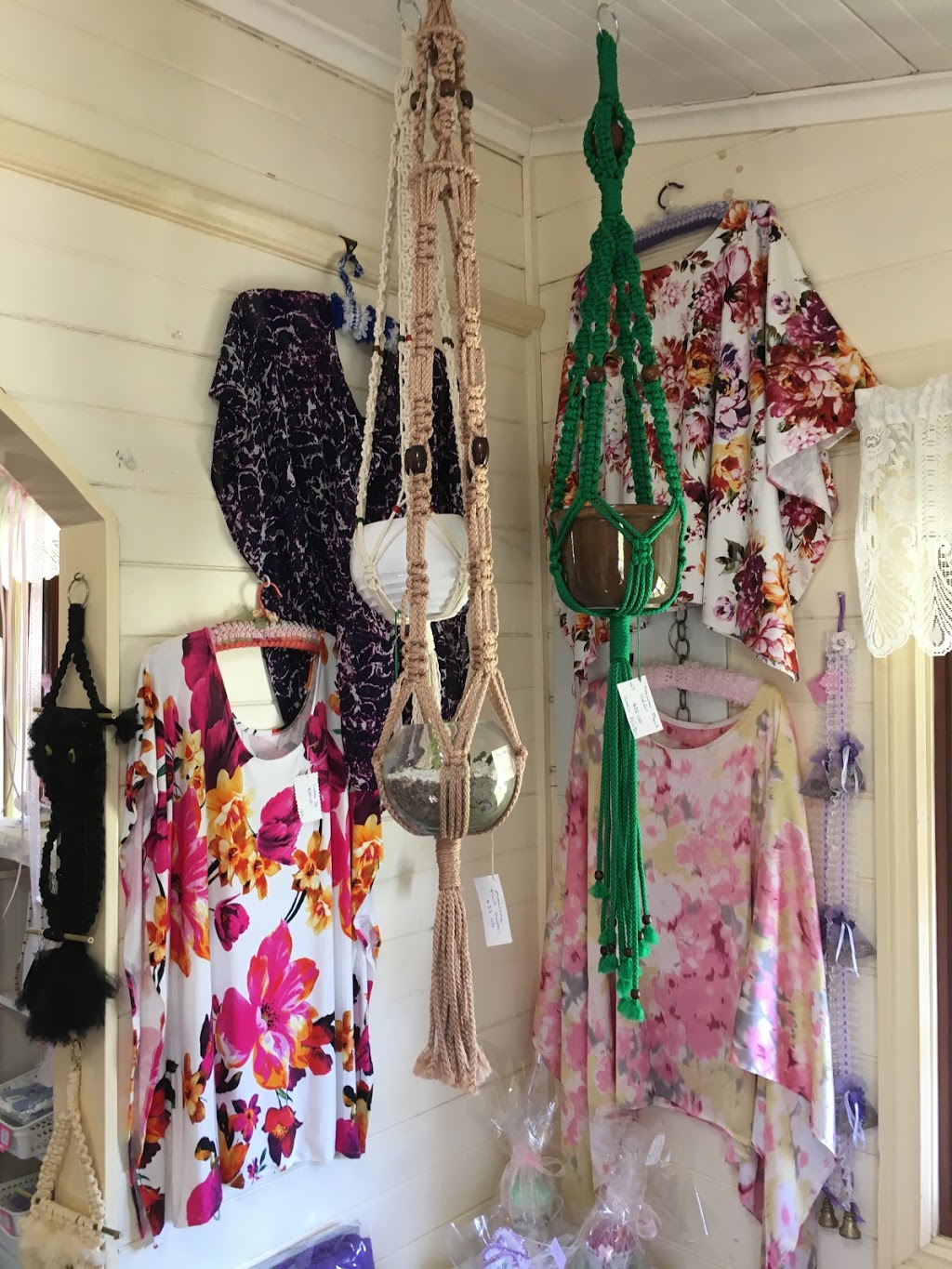 Logan Village Craft Cottage | store | 1-5 River St, Logan Village QLD 4207, Australia