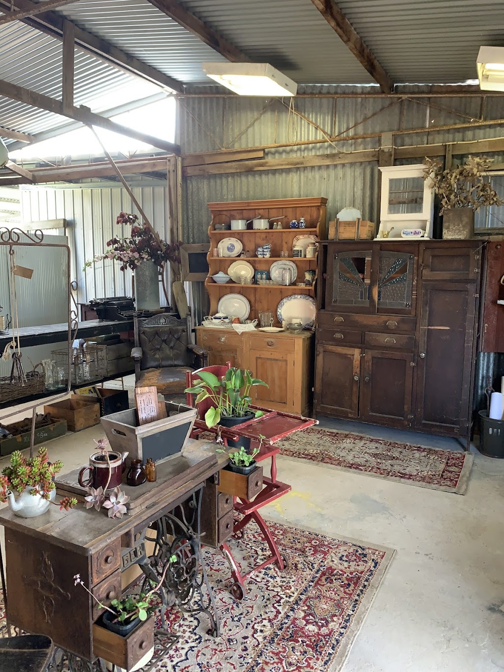 Rust Emporium | 52 Victoria St, Briagolong VIC 3860, Australia | Phone: 0425 761 019